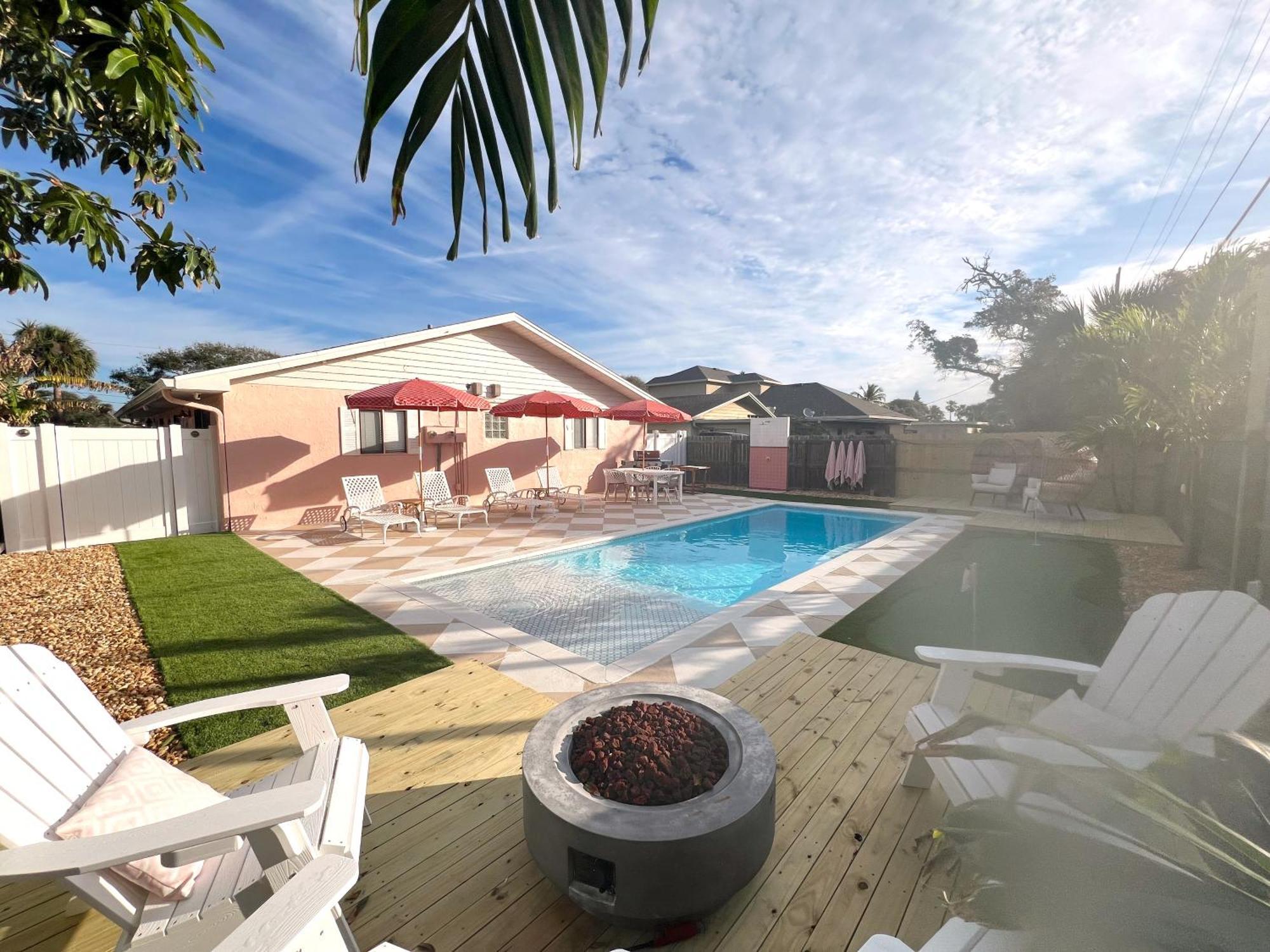 Luxury Villa 3 Blocks From The Beach With A Pool, Fire Pit And Outdoor Oasis Кейп-Канаверал Экстерьер фото